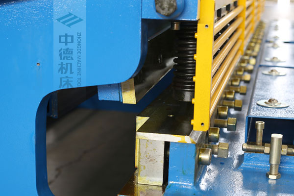 ZDSK-1632選用上海優(yōu)質(zhì)刀片，使用壽命更長.jpg