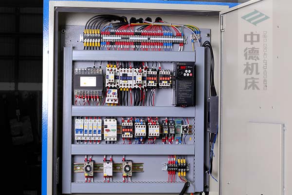 ZDS-2032采用正品電氣元件，裝有變頻驅(qū)動，控制精確，穩(wěn)定耐用壽命長.jpg