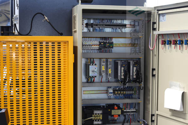 ZDPE10025-ESTUN原廠適配電氣箱總成，抗干擾能力強，電氣運行穩(wěn)定.jpg